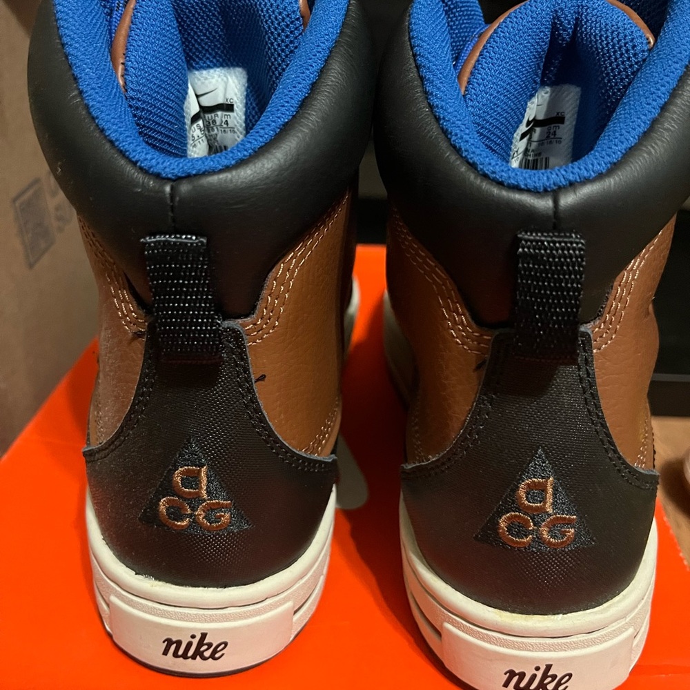 Nike Brown and Blue Boots High-Top Design